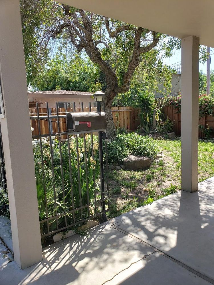 1321 Paradise Ln, Los Banos, CA 93635